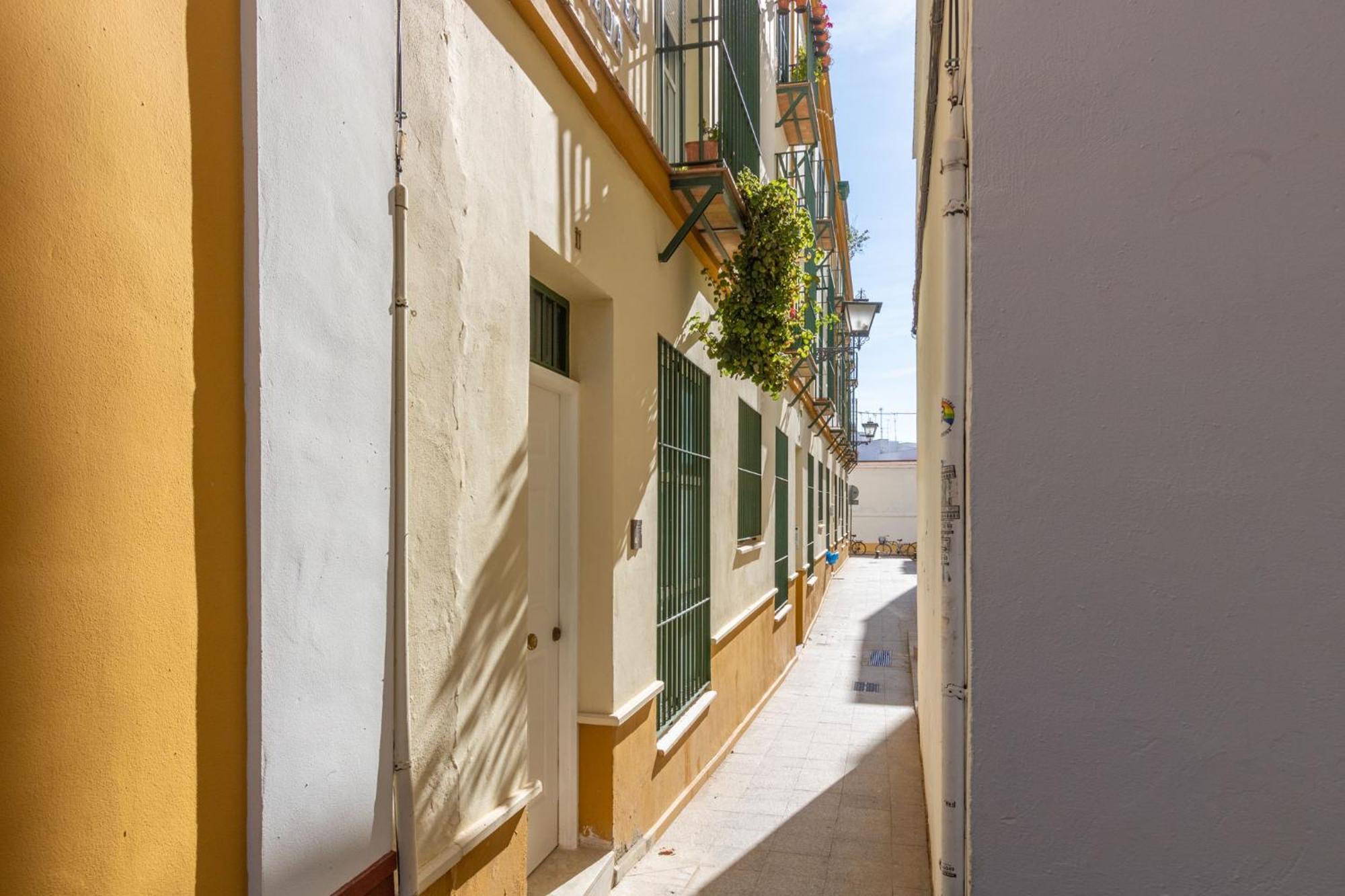 Bordador Central Courtyard By Valcambre Seville Exterior photo